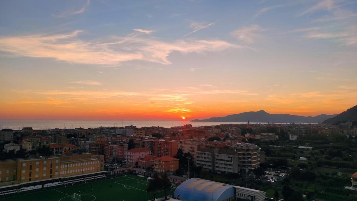 Super Vista Al Grattacielo Di Lavagna Apartment Екстериор снимка