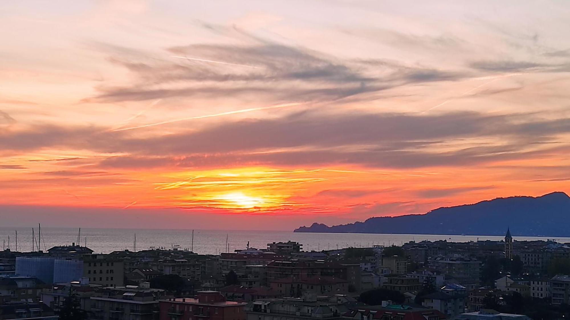 Super Vista Al Grattacielo Di Lavagna Apartment Екстериор снимка